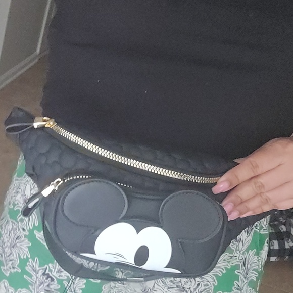 NWT Disney's Mickey Mouse Face Belt Bag Adj Strap with gold tone - Picture 5 of 5